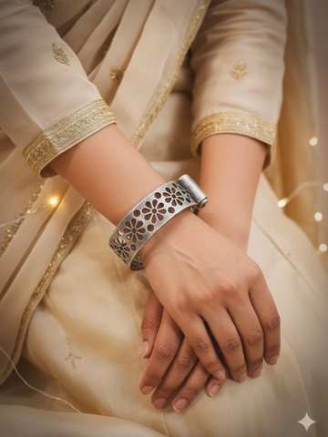 Kaman Kada Antique Finish from Mrigaya by Nandini - 1 Bangle