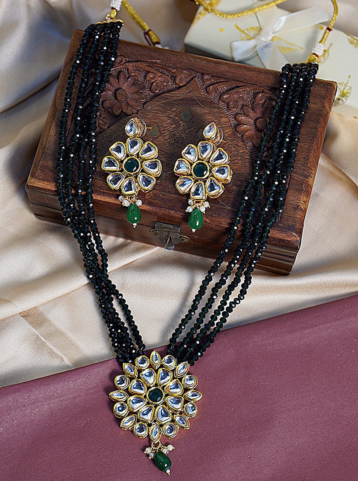 Rajsi Ratnahaar for Traditional and Festive Indian Look - Kundan Necklace Set
